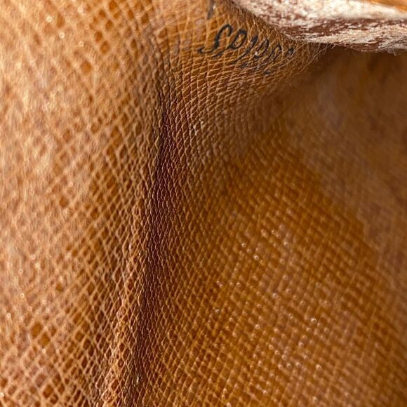 Authentic Louis Vuitton Elise Compact Wallet - Picture 12 of 12